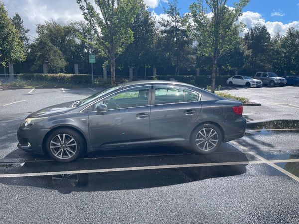 Toyota Avensis Saloon, Diesel, 2012, Grey