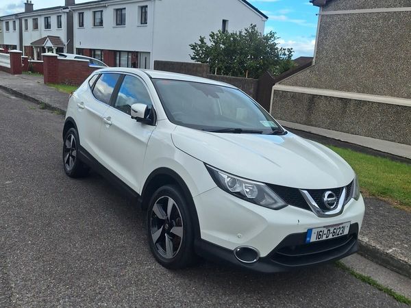 Nissan Qashqai Hatchback, Diesel, 2016, White