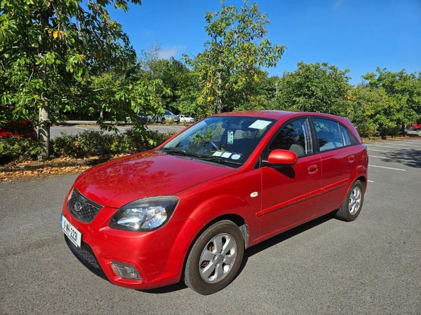 Kia Rio Hatchback, Petrol, 2011, Red