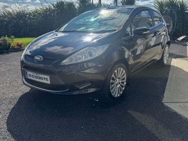 Ford Fiesta Hatchback, Diesel, 2010, Black