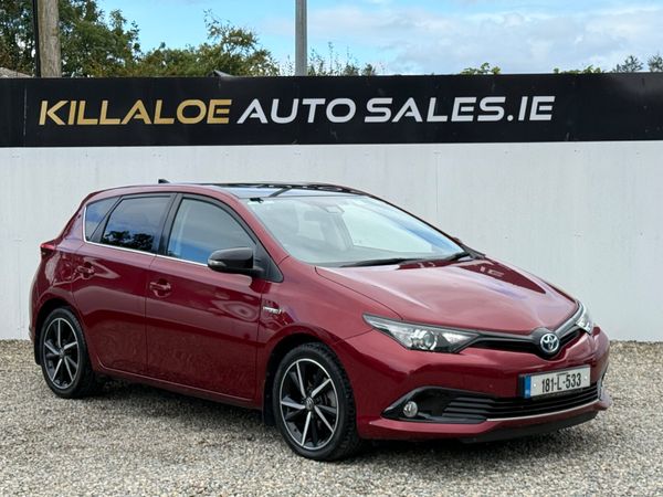 Toyota Auris MPV, Petrol Hybrid, 2018, Red
