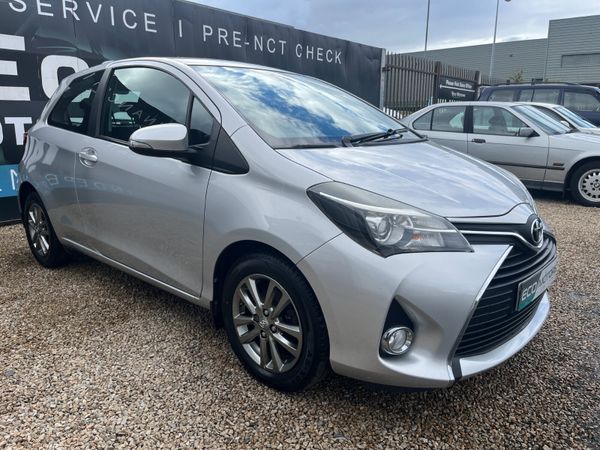 Toyota Yaris Hatchback, Petrol, 2014, Silver
