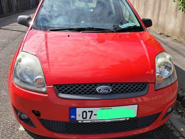 Ford Fiesta Hatchback, Petrol, 2007, Red