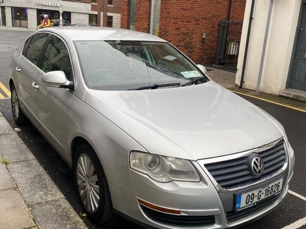 Volkswagen Passat Saloon, Diesel, 2009, Silver