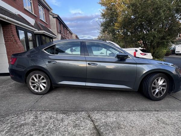 Skoda Superb Saloon, Petrol, 2020, Grey