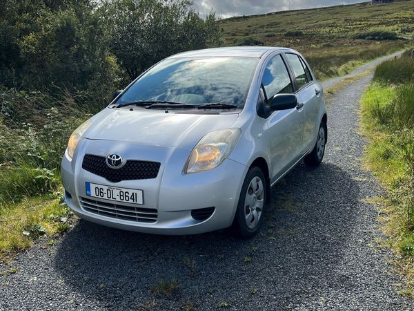 Toyota Yaris Hatchback, Petrol, 2006, Silver