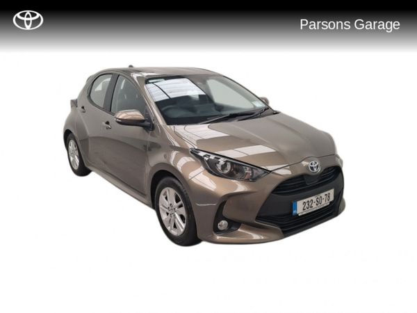 Toyota Yaris Hatchback, Petrol Hybrid, 2023, Green