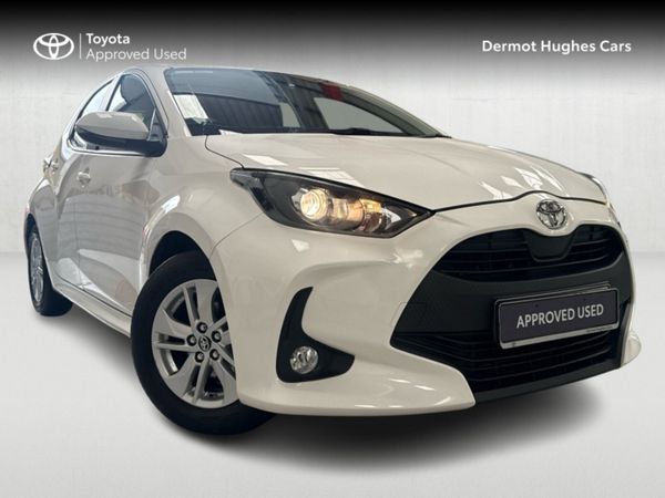 Toyota Yaris Hatchback, Petrol, 2021, White