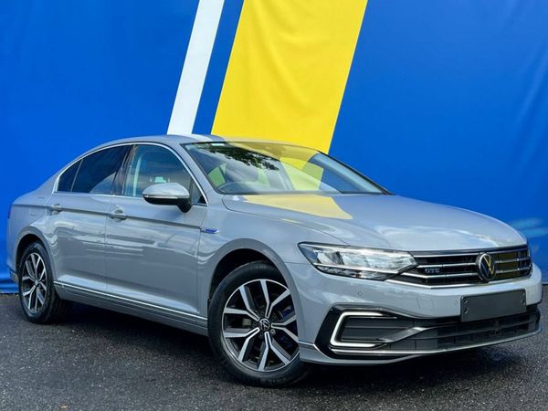 Volkswagen Passat Saloon, Petrol Plug-in Hybrid, 2022, Grey