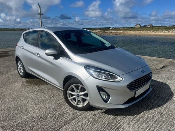 Ford Fiesta Hatchback, Petrol, 2018, Silver