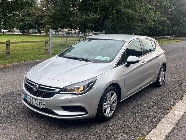 Vauxhall Astra Hatchback, Diesel, 2017, Silver