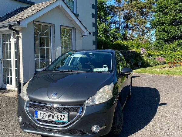 Peugeot 208 Hatchback, Petrol, 2013, Grey