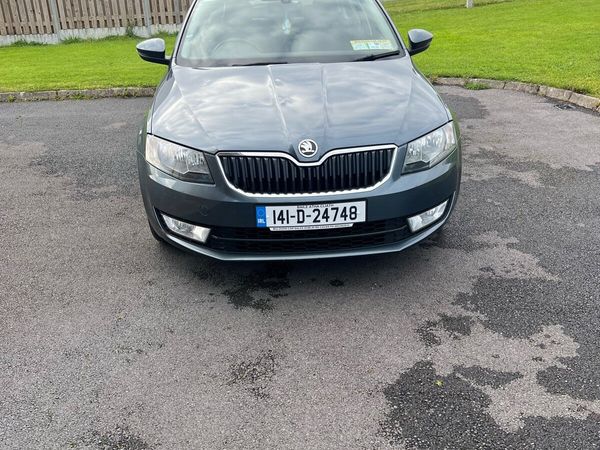 Skoda Octavia Saloon, Diesel, 2014, Grey