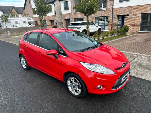 Ford Fiesta Hatchback, Petrol, 2012, Red