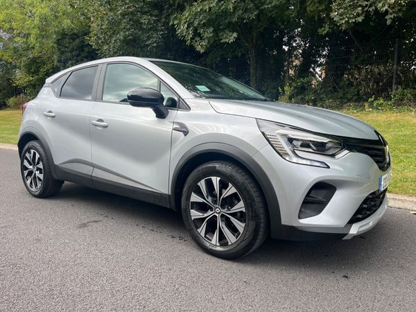 Renault Captur Hatchback, Petrol, 2023, Grey