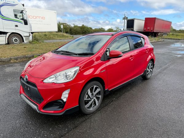 Toyota Aqua Hatchback, Petrol, 2015, Red
