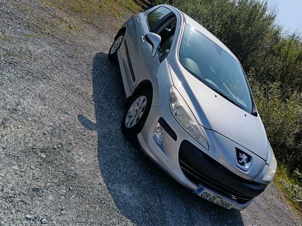 Peugeot 308 Hatchback, Diesel, 2009, Silver