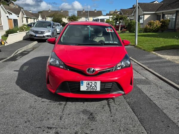 Toyota Vitz Hatchback, Petrol, 2014, Red