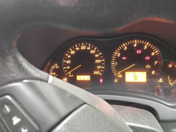 Toyota Avensis Saloon, Petrol, 2006, Silver