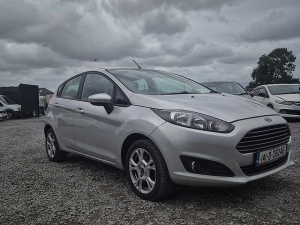 Ford Fiesta Hatchback, Petrol, 2014, Silver