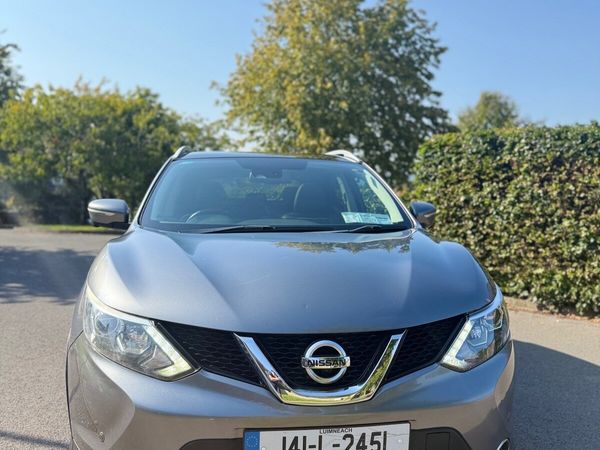 Nissan Qashqai Hatchback, Diesel, 2014, Grey