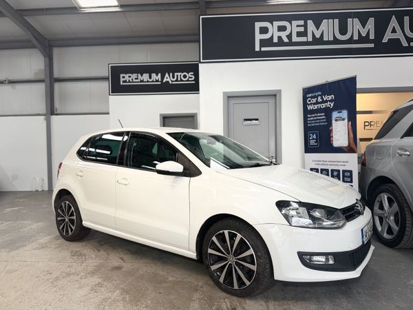 Volkswagen Polo Hatchback, Petrol, 2014, White