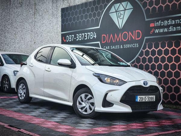 Toyota Yaris Hatchback, Petrol Hybrid, 2020, White