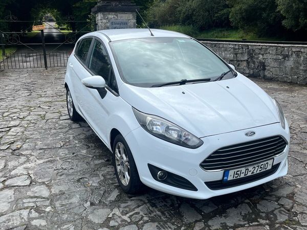Ford Fiesta Hatchback, Petrol, 2015, White
