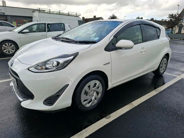Toyota Aqua Hatchback, Petrol Hybrid, 2020, White