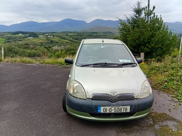 Toyota Yaris Hatchback, Petrol, 2001, Green