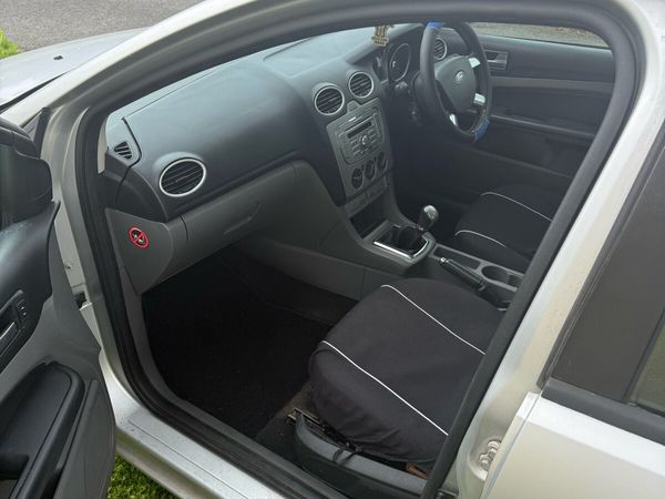 Ford Focus Hatchback, Diesel, 2009, Silver