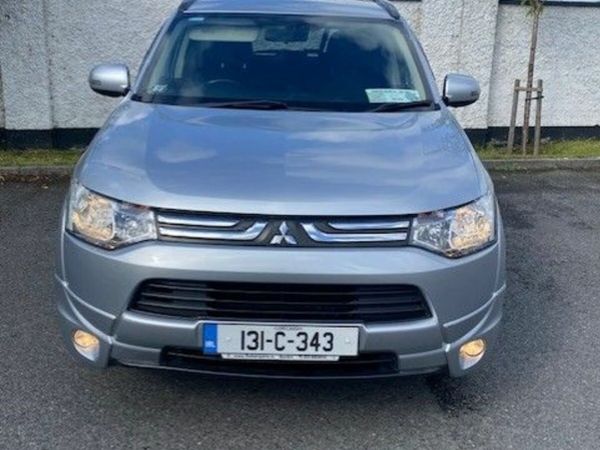 Mitsubishi Outlander SUV, Diesel, 2013, Silver