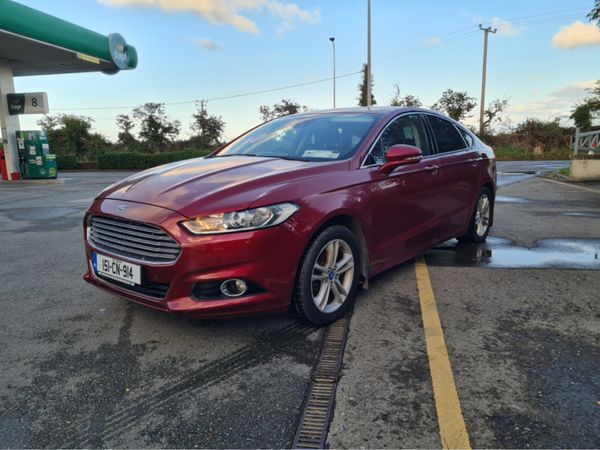 Ford Mondeo Hatchback, Diesel, 2015, Red