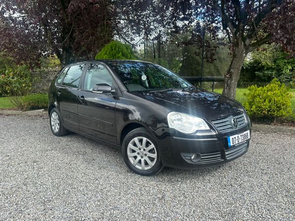 Volkswagen Polo Hatchback, Petrol, 2007, Black