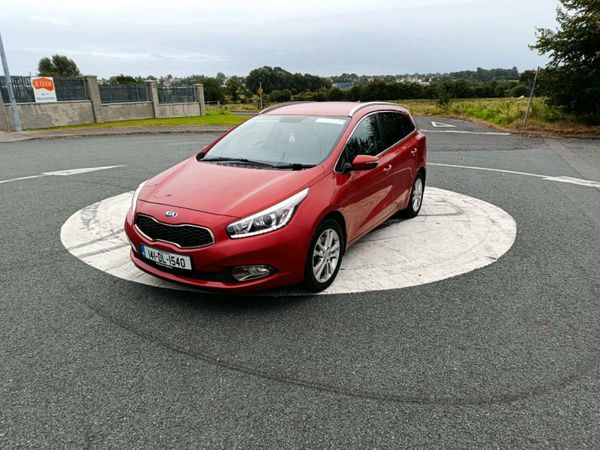 Kia Ceed Estate/Jeep, Diesel, 2014, Red
