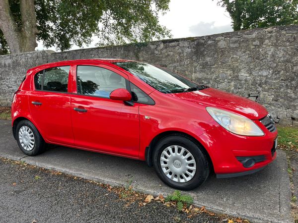 Opel Corsa Hatchback, Petrol, 2010, Red