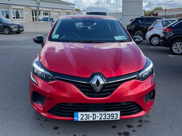Renault Clio Hatchback, Petrol, 2023, Red