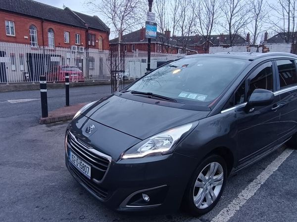 Peugeot 5008 MPV, Diesel, 2015, Grey