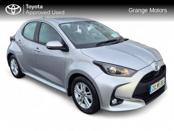 Toyota Yaris Hatchback, Petrol, 2021, Silver