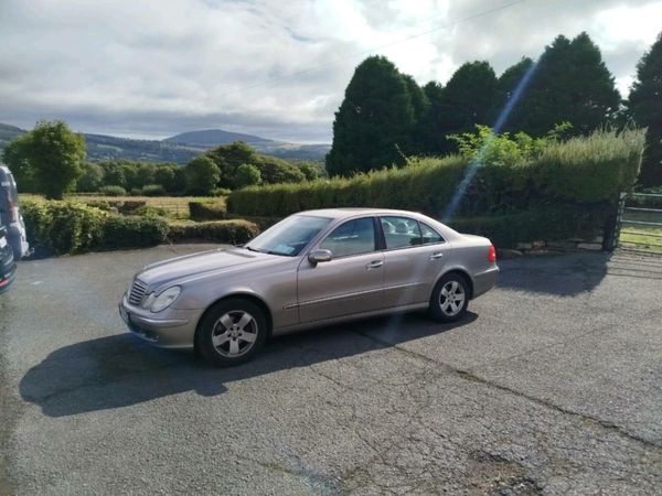Mercedes-Benz E-Class Saloon, Petrol, 2005, Silver