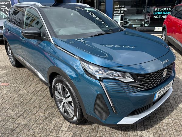 Peugeot 5008 MPV, Diesel, 2025, Blue