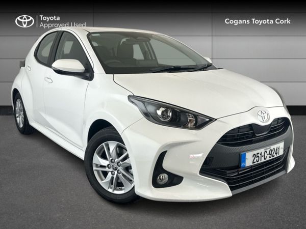Toyota Yaris Hatchback, Petrol Hybrid, 2025, White