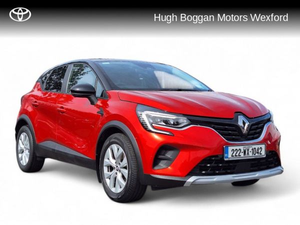 Renault Captur Hatchback, Petrol, 2022, Red