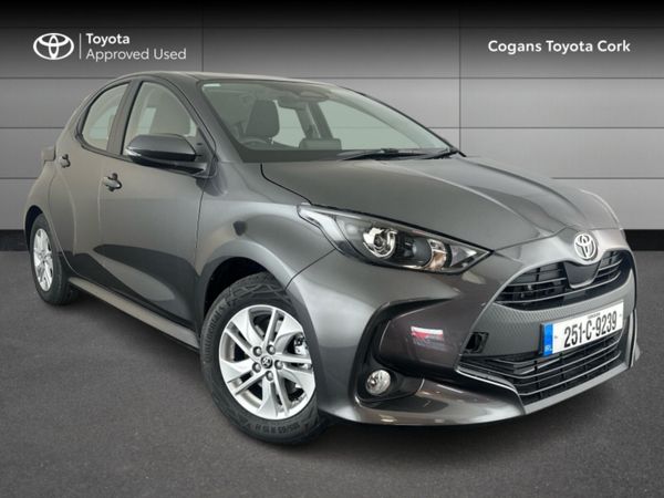 Toyota Yaris Hatchback, Petrol Hybrid, 2025, Grey