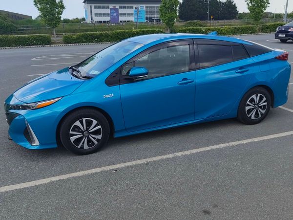 Toyota Prius Hatchback, Petrol Hybrid, 2019, Blue