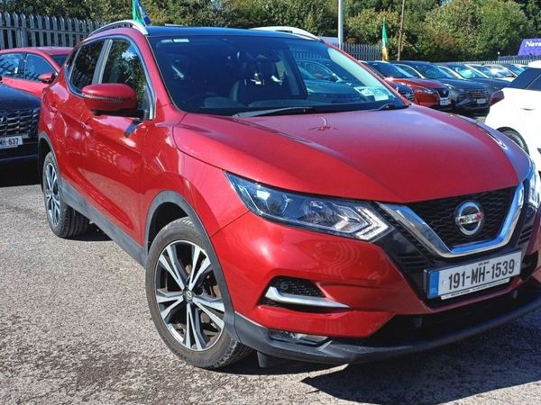 Nissan Qashqai MPV, Diesel, 2019, Red