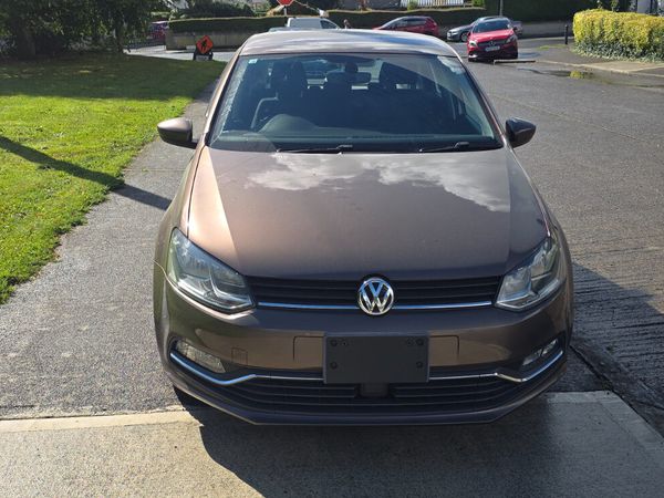 Volkswagen Polo Hatchback, Petrol, 2015, Brown