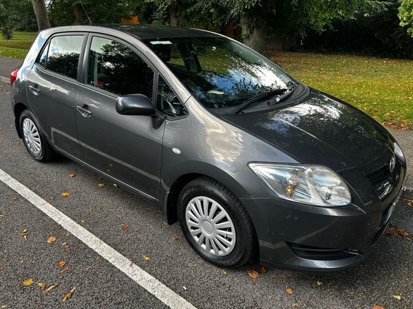 Toyota Auris Hatchback, Diesel, 2010, Grey