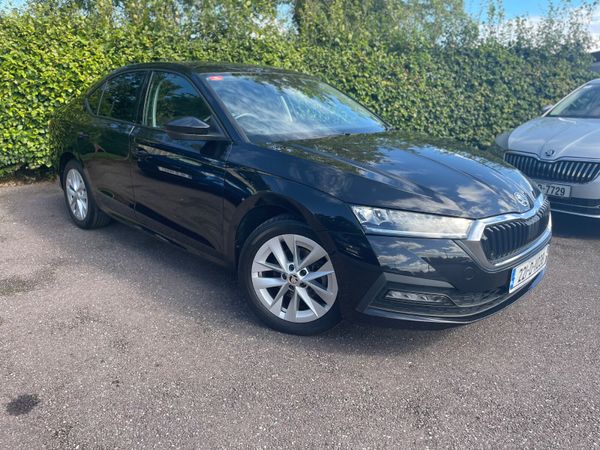 Skoda Octavia Saloon, Diesel, 2022, Black