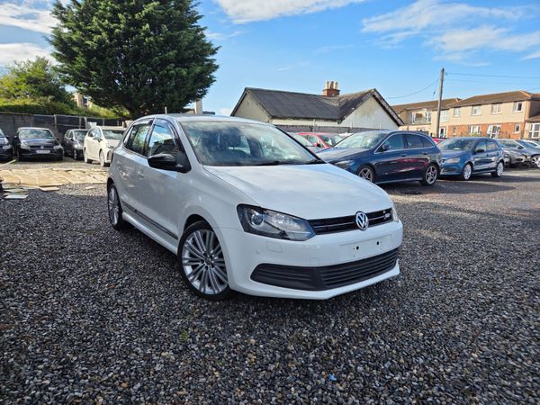 Volkswagen Polo Hatchback, Petrol, 2014, White